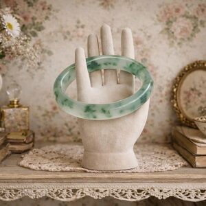Vintage Natural Jade Elegant Green Bangle Bracelet